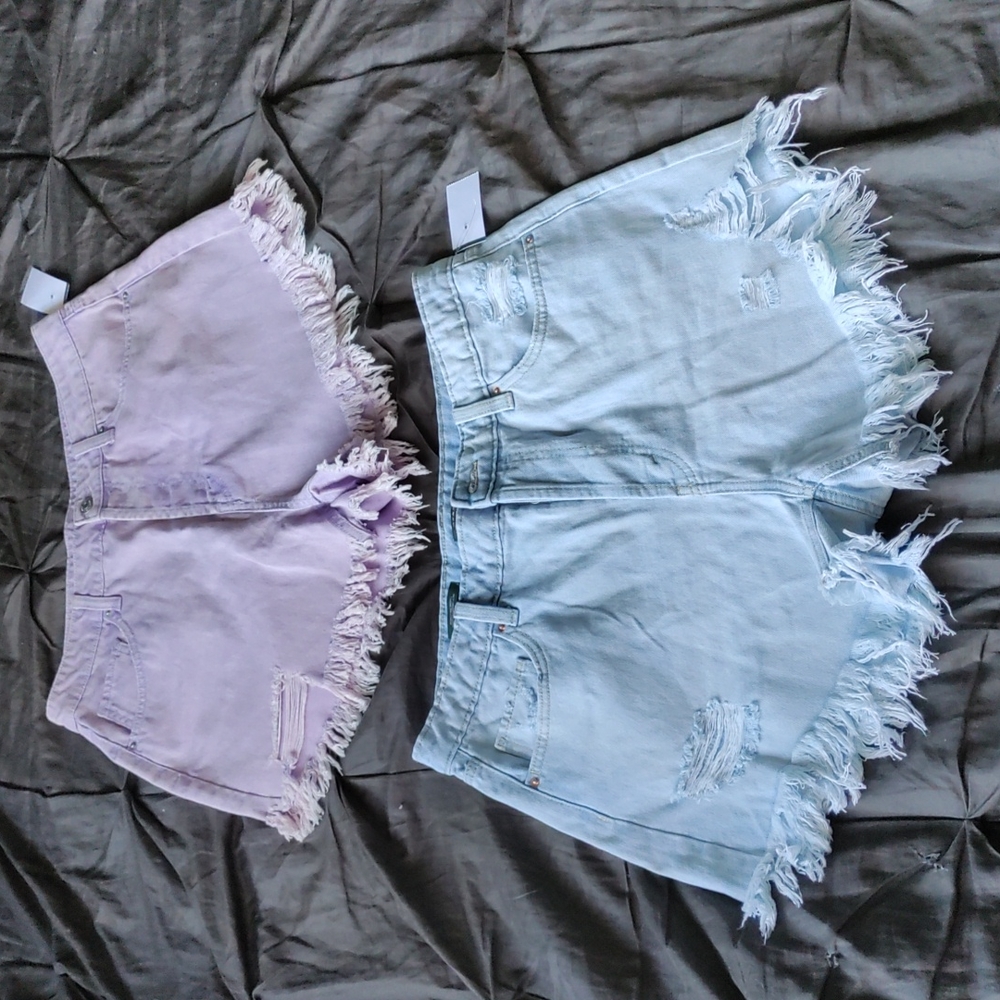 Shorts - Picture 2 of 4